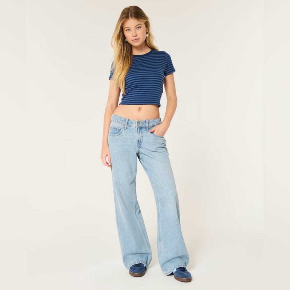 Hollister Low-Rise Medium Wash Baggy Jeans